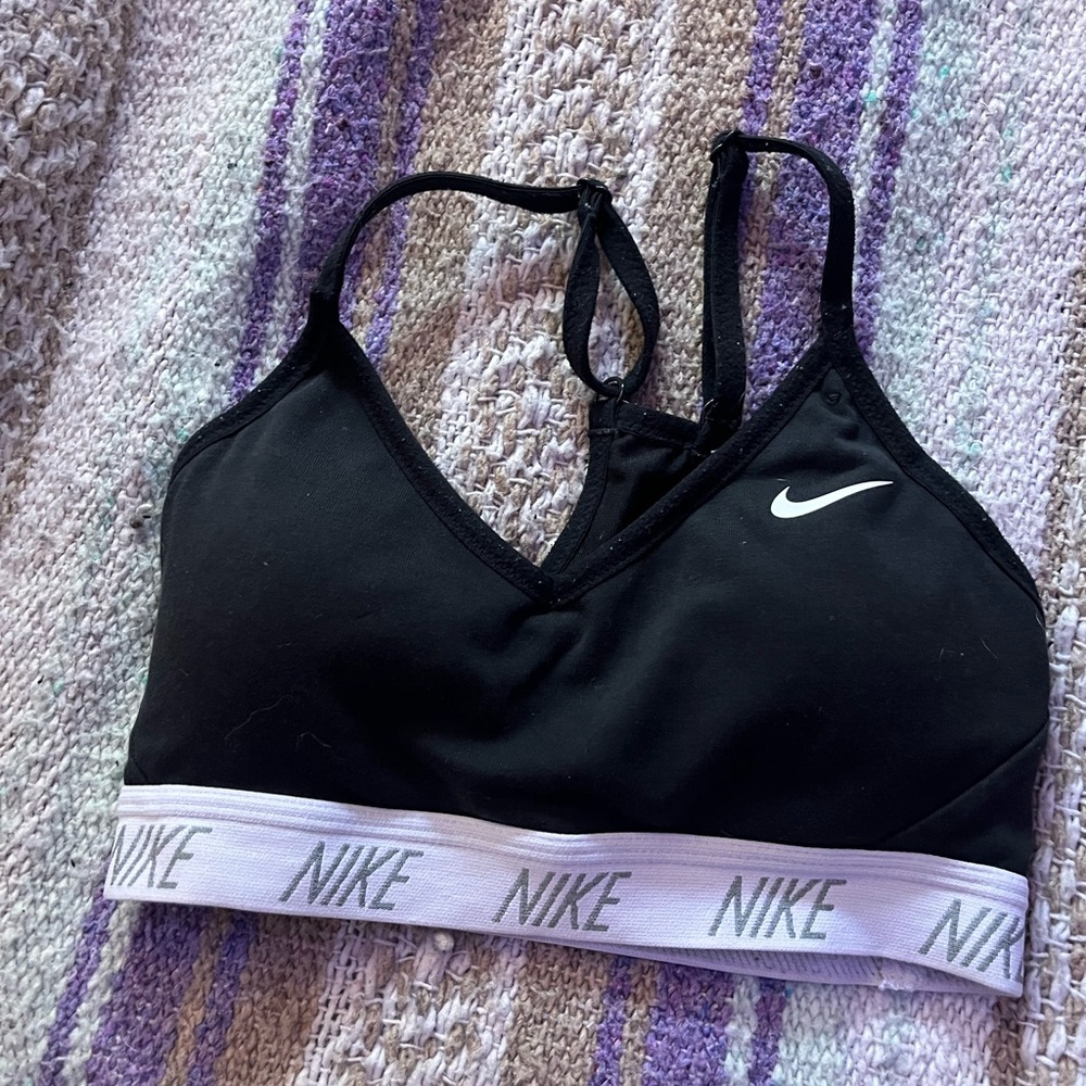 Nike Black and White Sports Bra Moisture-Wicking Racerback